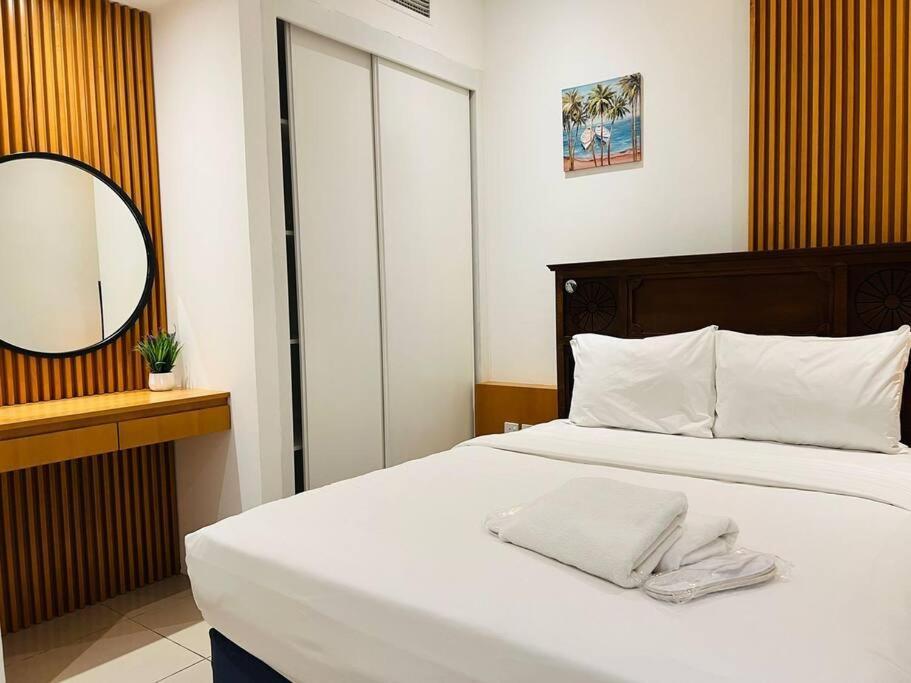 High Floor With Skyline & Burj Khalifa View 3 Bedroom Unit Marina Dubái