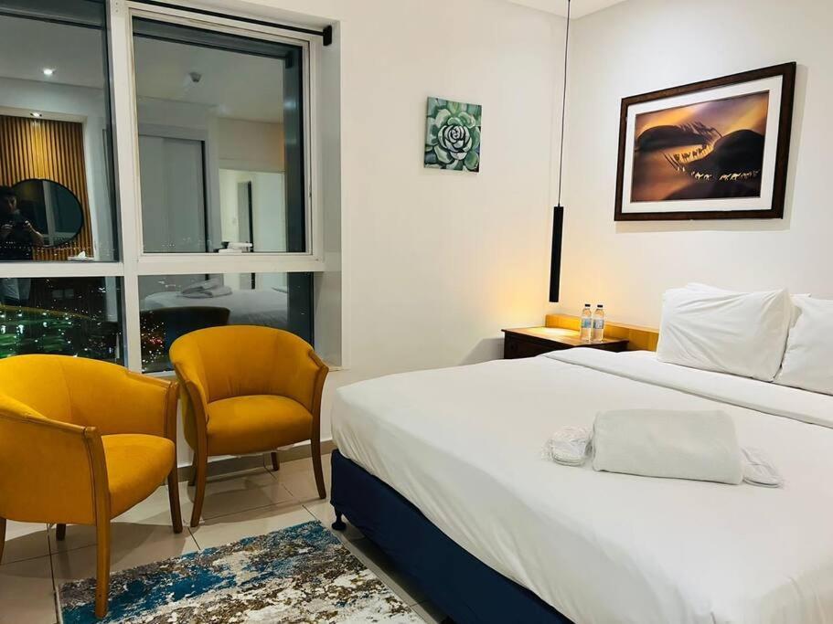 Apartamento High Floor With Skyline & Burj Khalifa View 3 Bedroom Unit Marina Dubái