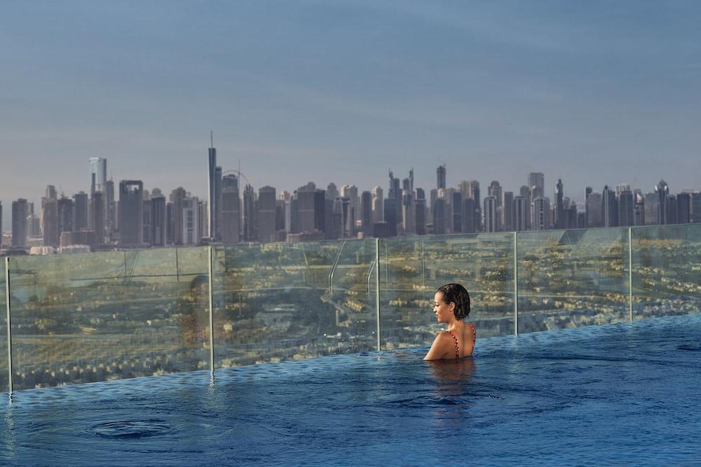 Novotel Jumeirah Village Triangle 4* Dubái