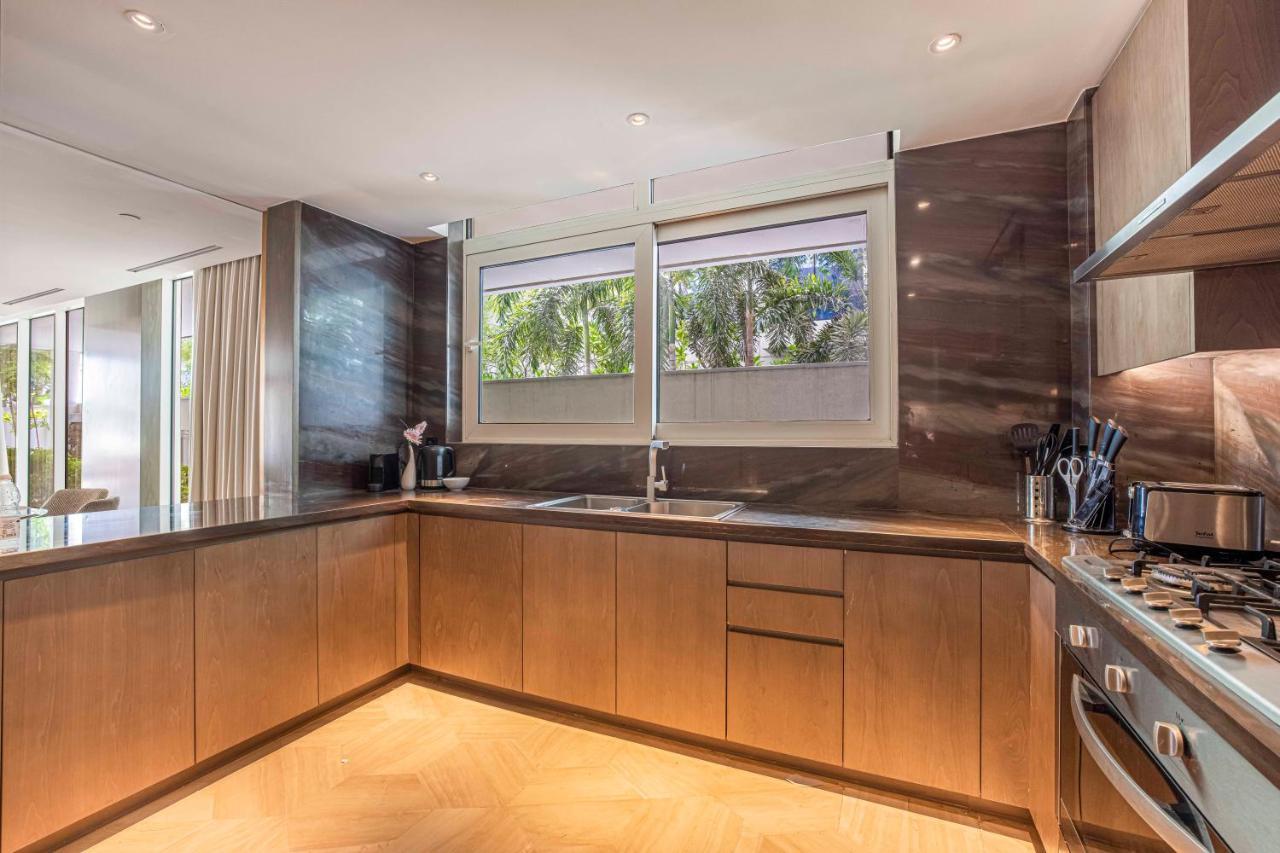 Apartemen Five Palm Beach Villa- Platinium *