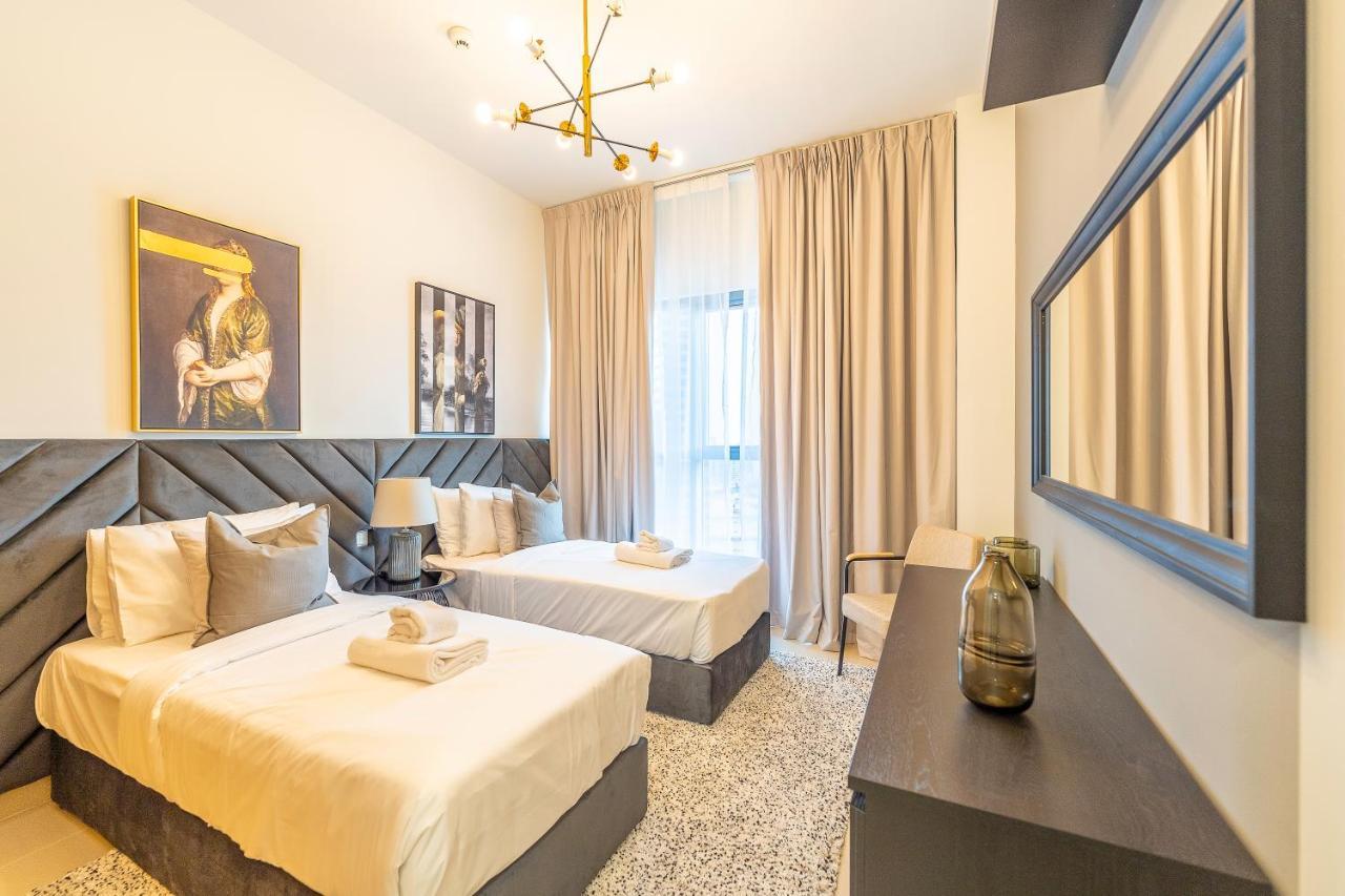 Spacious Art Deco With Burj & Canal Views Appartement Dubai