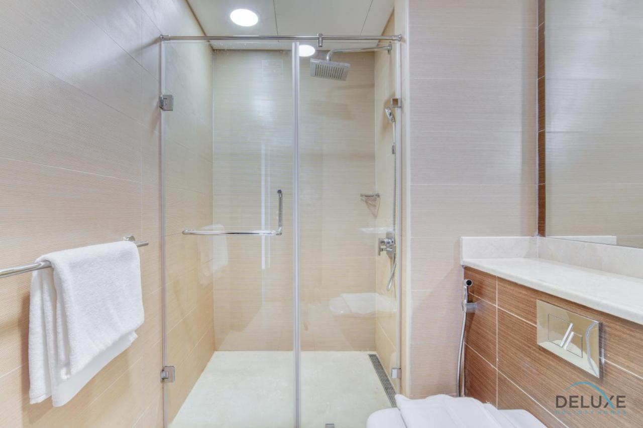Rustic 2br At Sparkle Tower 1 Marina By Deluxe Homes *