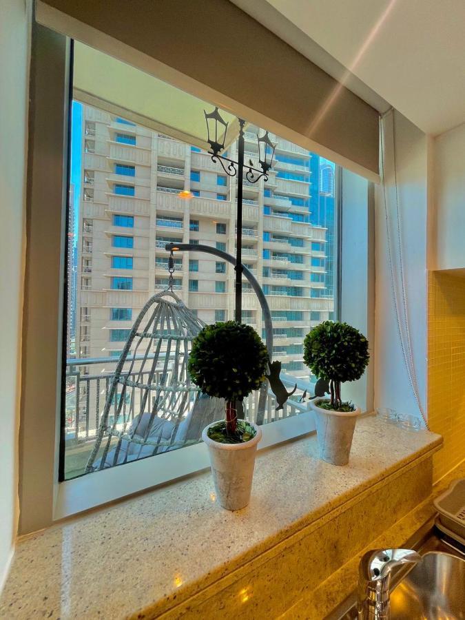 First Class 2br With Burj Khalifa & Downtown View * Dubai