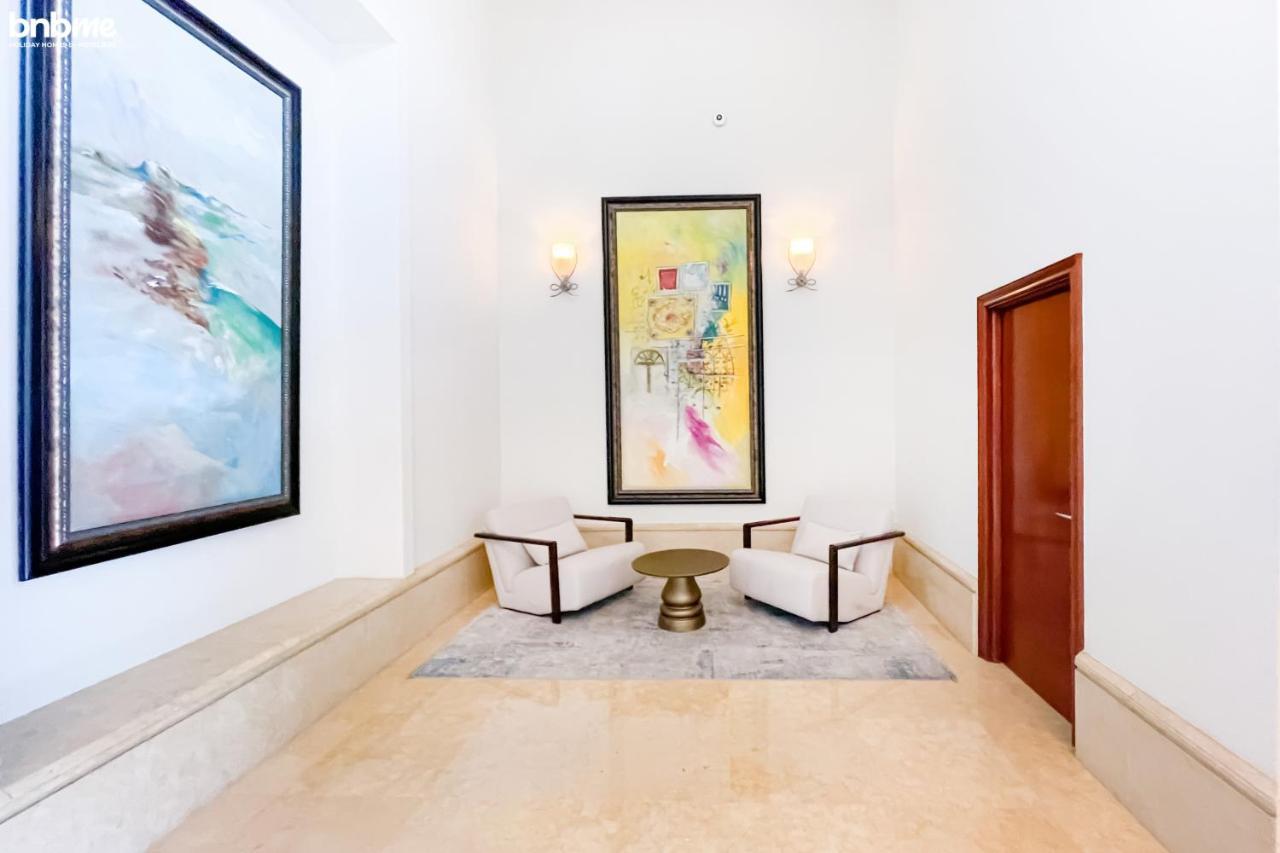 Marina 2br - Pool, Gym & Balcony