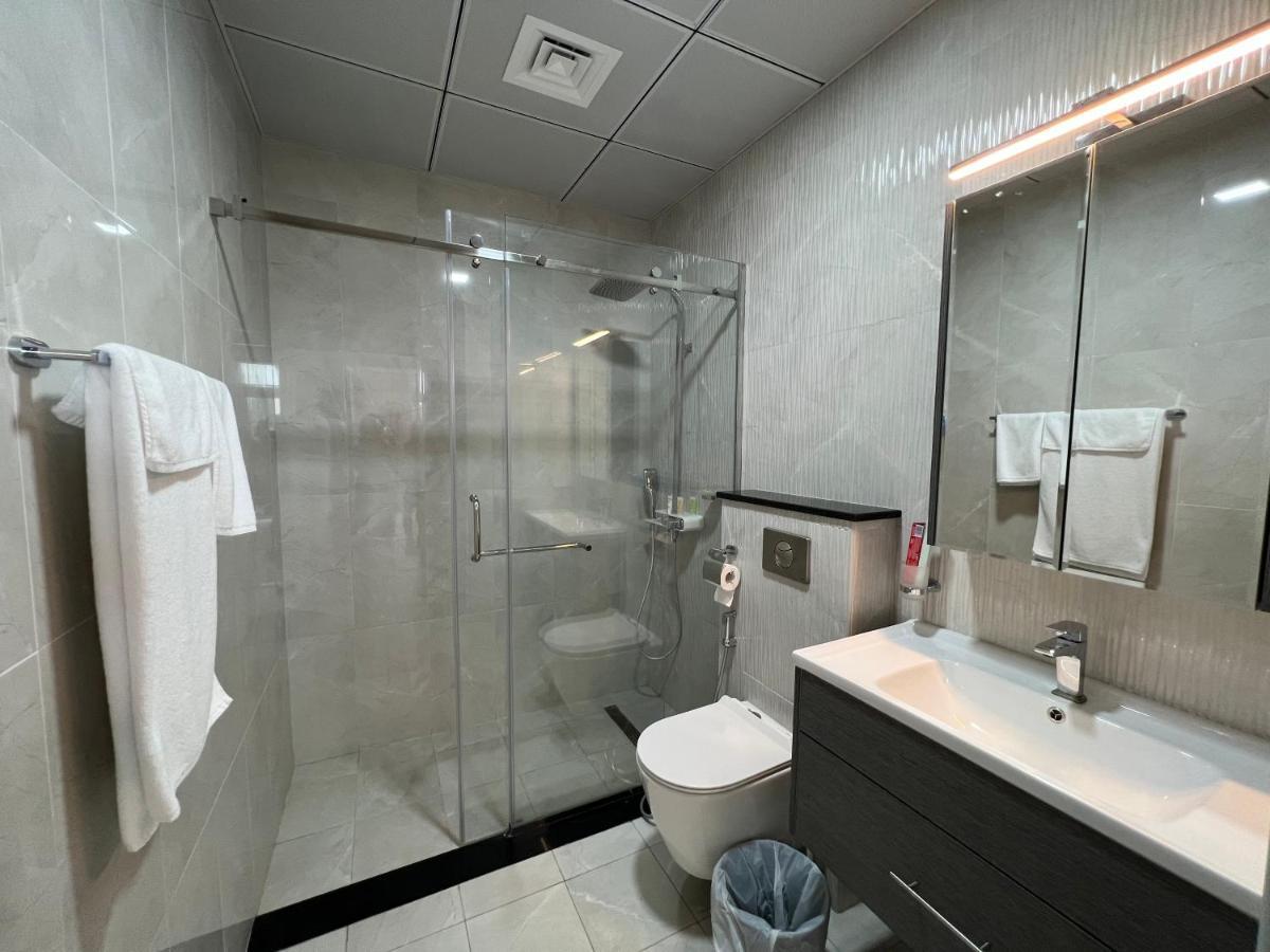 Penrose Place Jvc Apartment *
