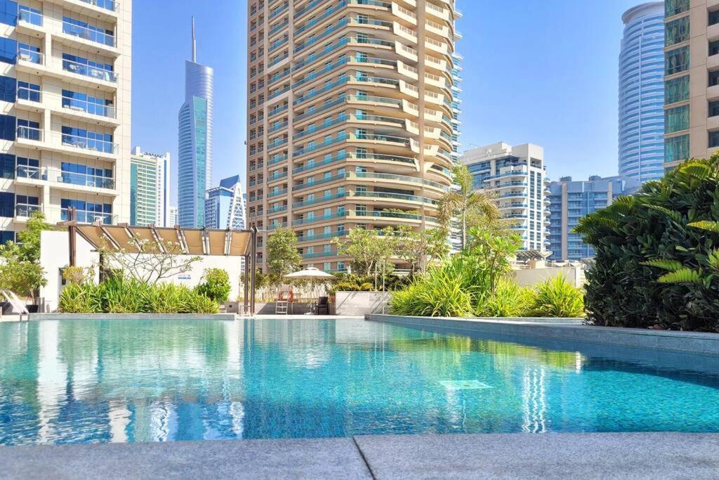 Stylish 1-br Marina View Apt In Silverene Tower Apartment *