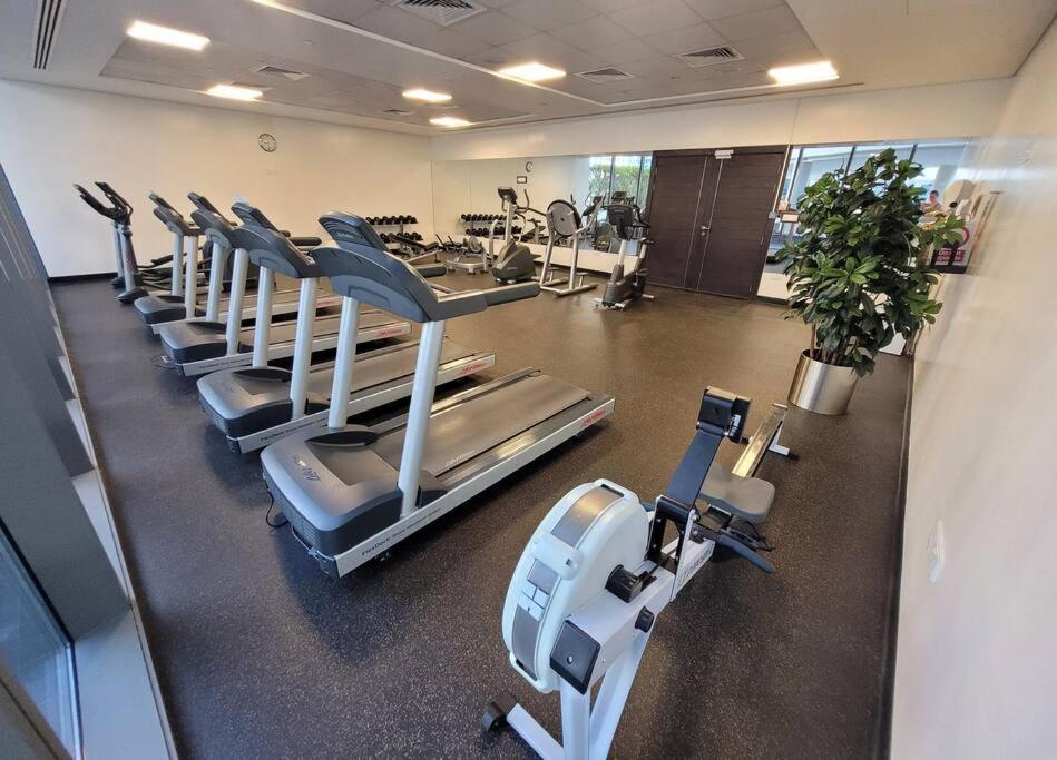 Stylish 1-br Marina View Apt In Silverene Tower Apartment *