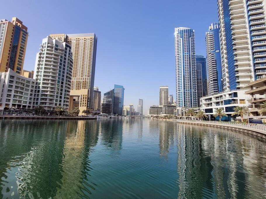 Stylish 1-br Marina View Apt In Silverene Tower Apartment