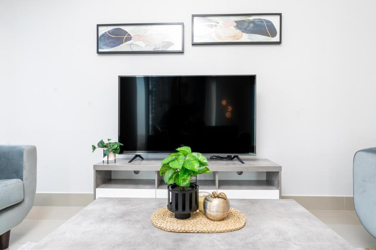 White Sage - Modern And Unique With Fountain Views Apartment Dubai