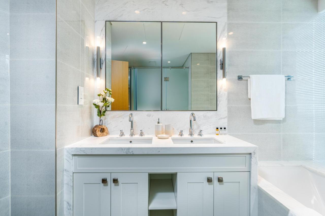 White Sage - Modern And Unique With Fountain Views Apartment