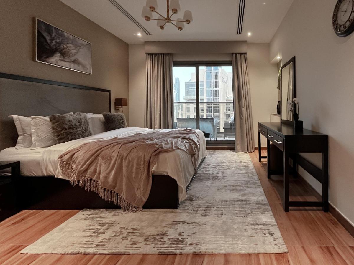 Trophy Elite Elegance With Panaromic Burj Khalifa Views Apartment Dubai