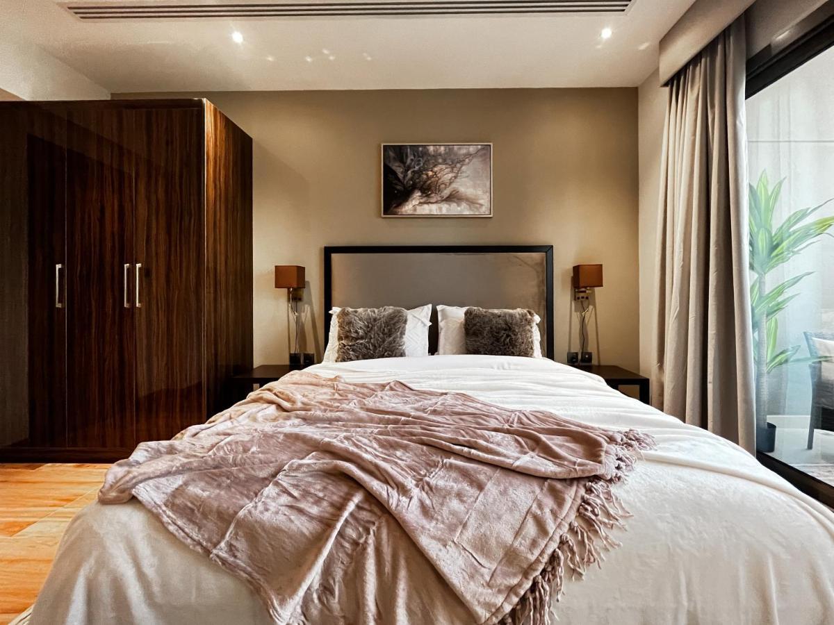 Apartment Trophy Elite Elegance With Panaromic Burj Khalifa Views Dubai