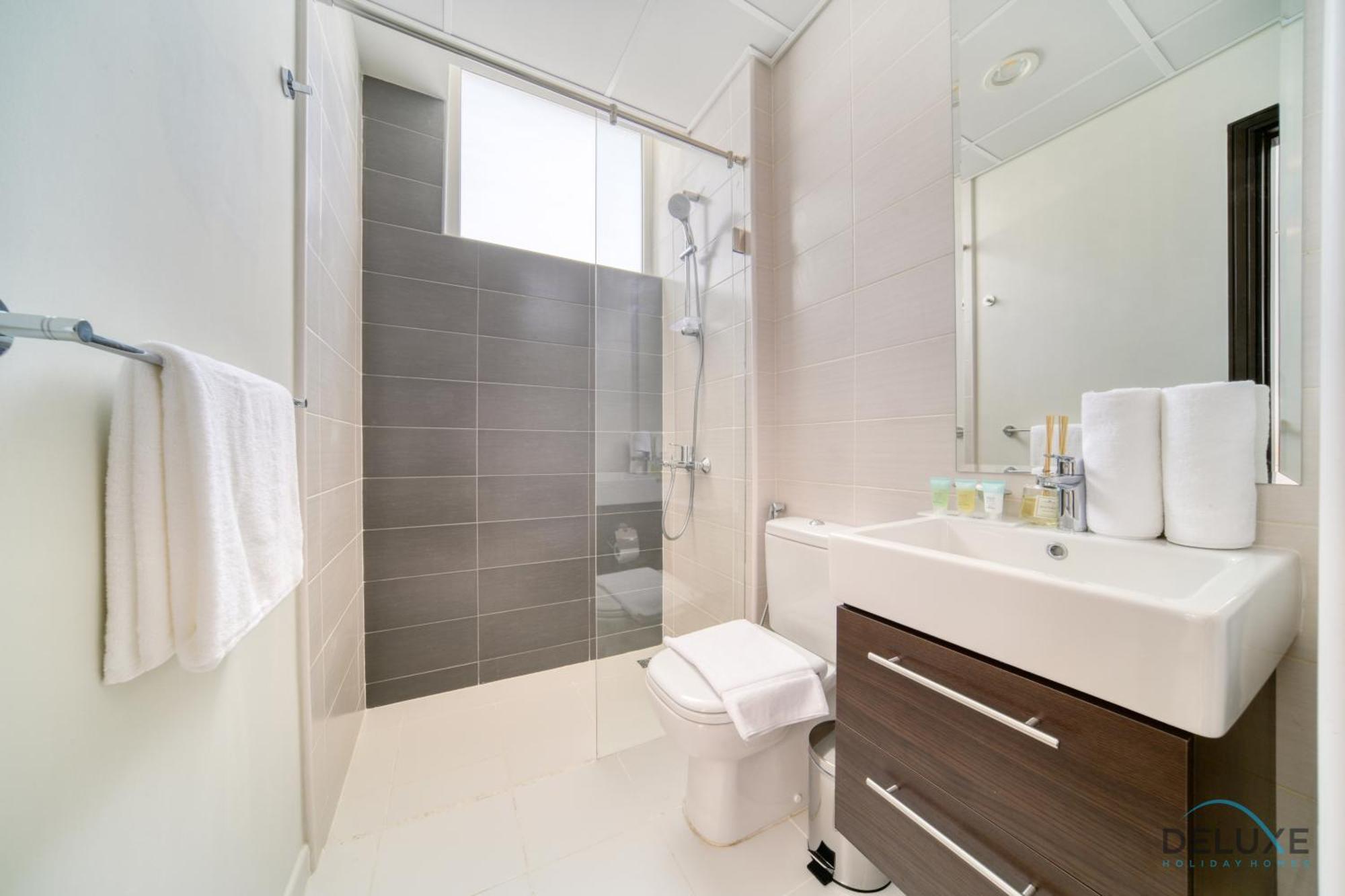Apartamento Cheerful 3br Townhouse At Damac Hills 2, Dubailand By Deluxe Homes Dubai