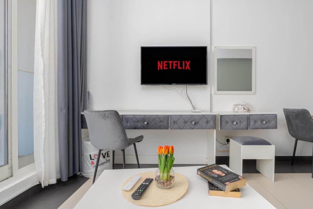 Vacay Lettings - Silicon Oasis Budget Friendly Lägenhet