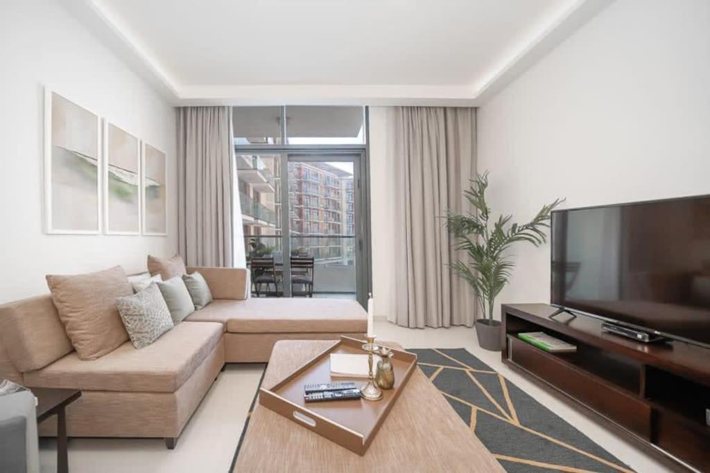 Frank Porter - Damac Celestia Apartament