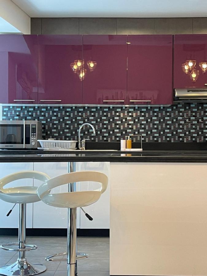 Large 2 Bedroom, Pool And Gym Access, Cayan Tower Apartamento