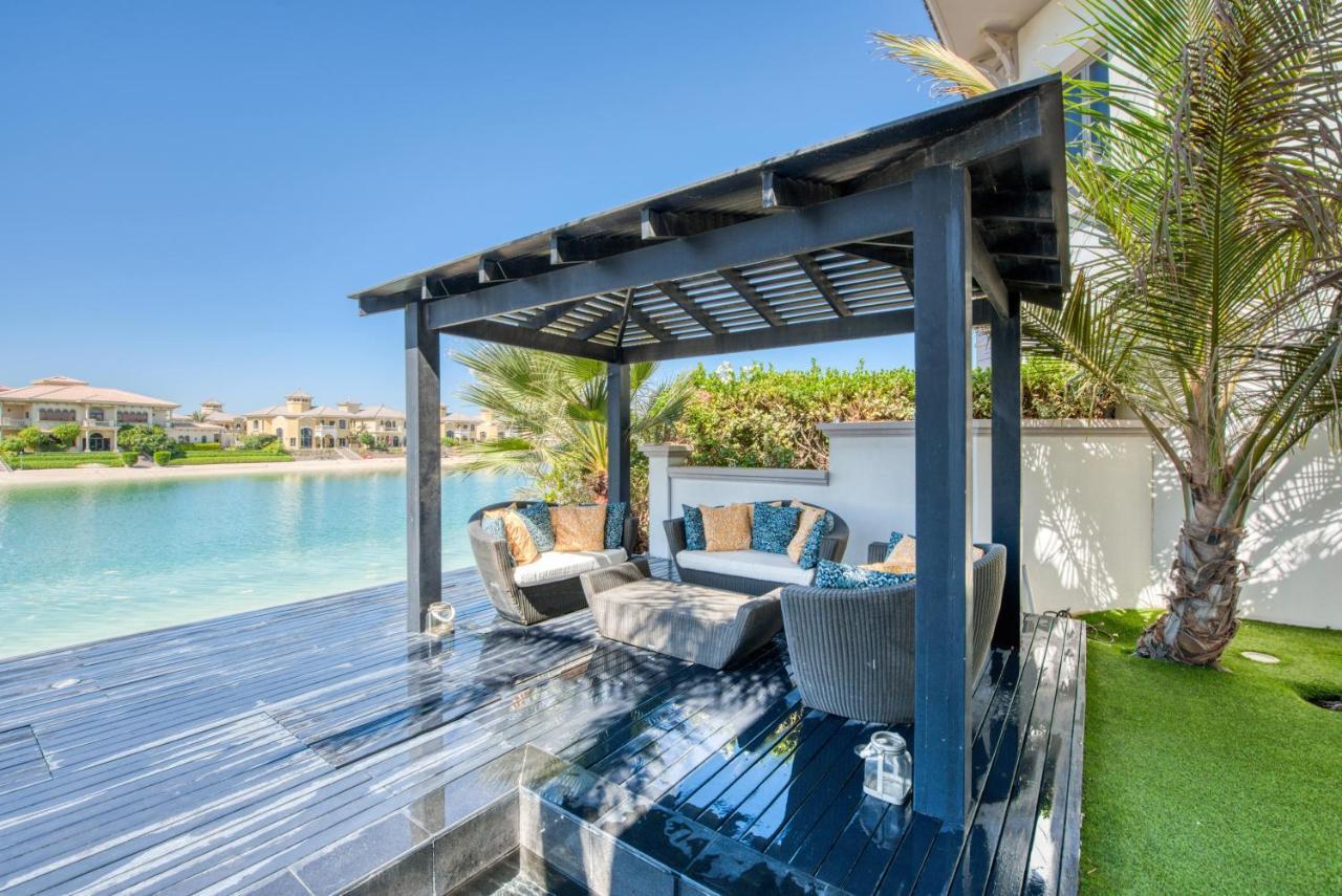 Maison Privee - Glamourous Beachfront On The Palm With Pool Dubái