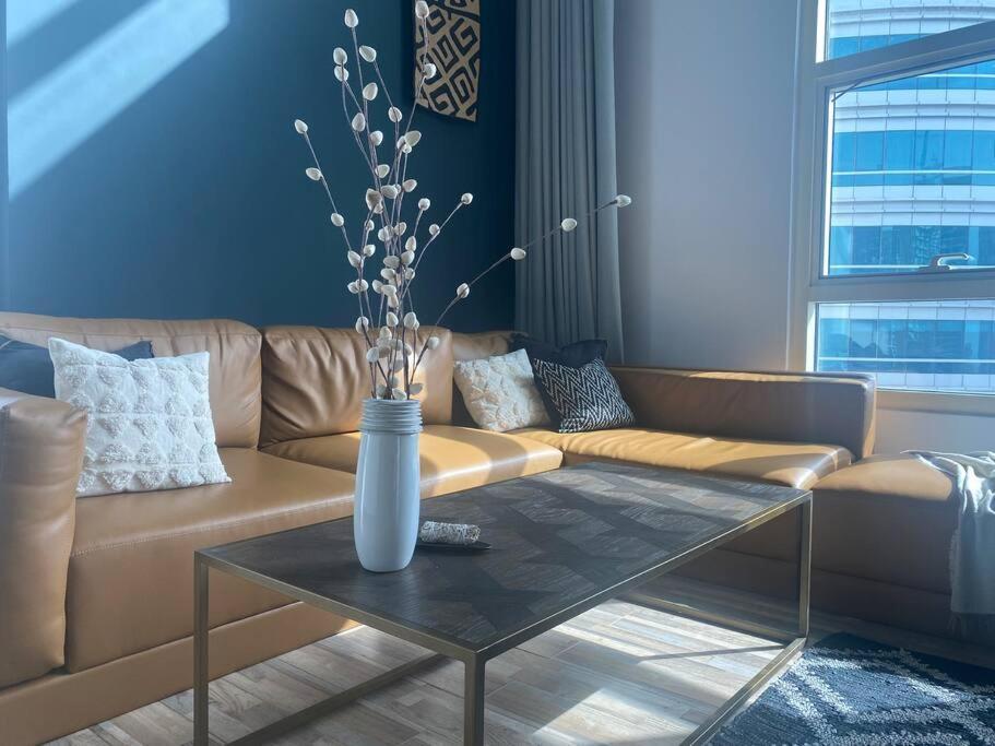 Unique 3br Duplex With Marina Views