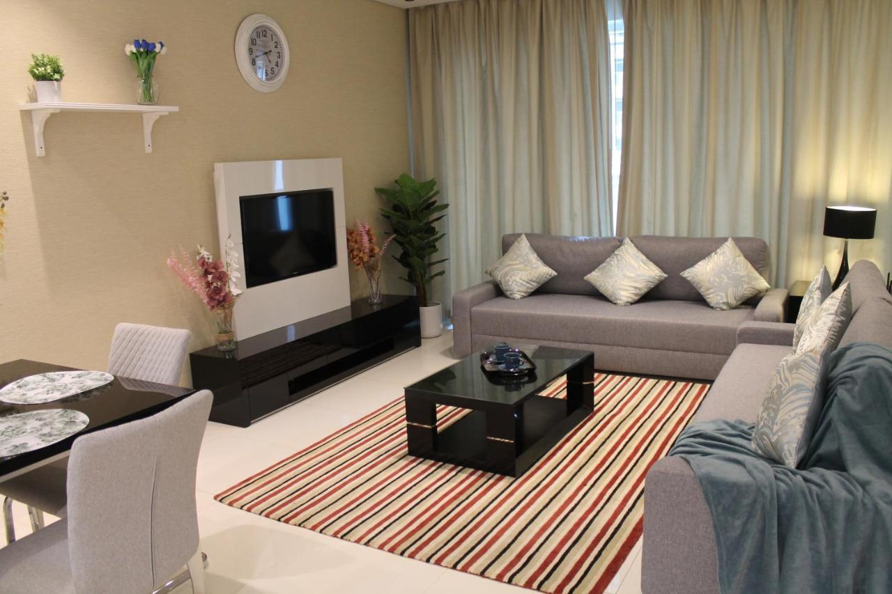 Spacious One Bedroom Close To Burj Khalifa, Mall In Business Bay * Dubái
