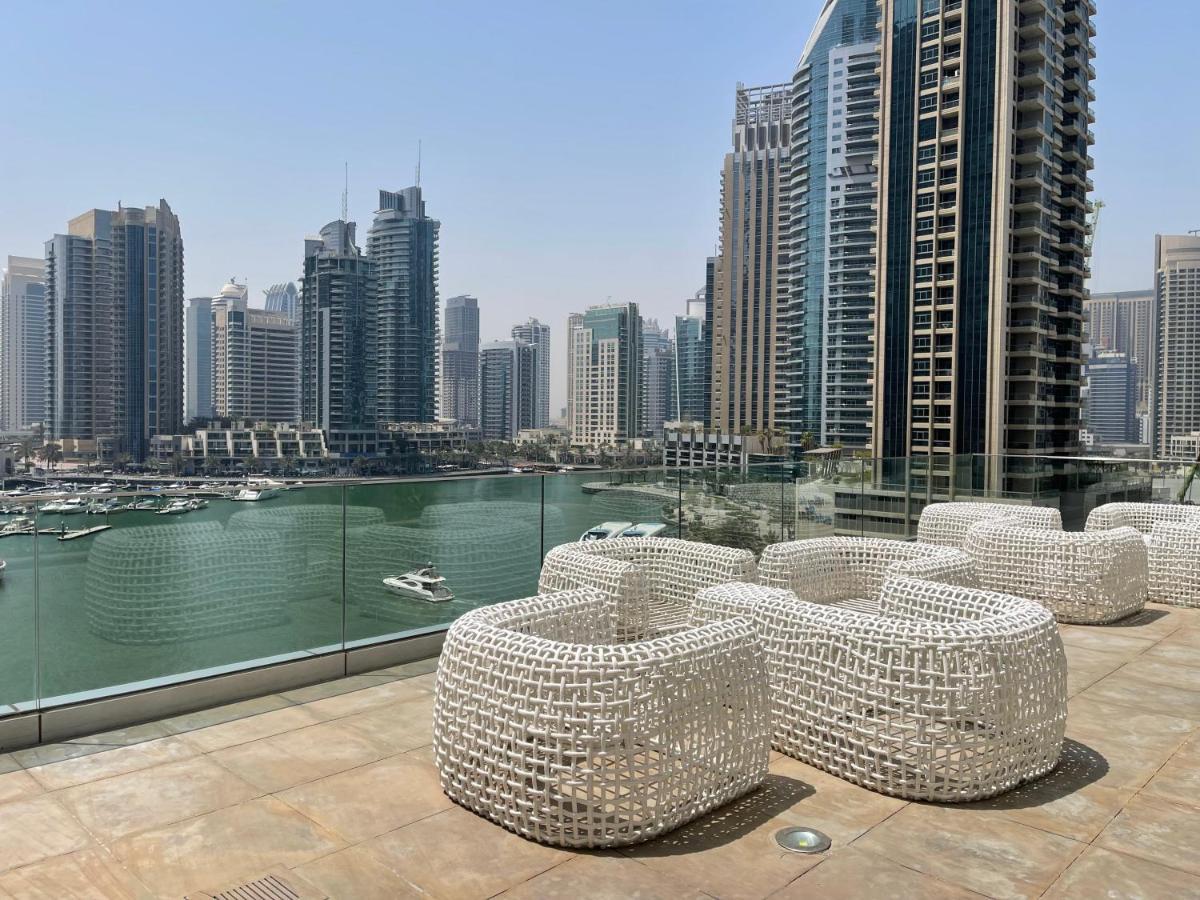 Large 2 Bedroom, Pool And Gym Access, Cayan Tower
