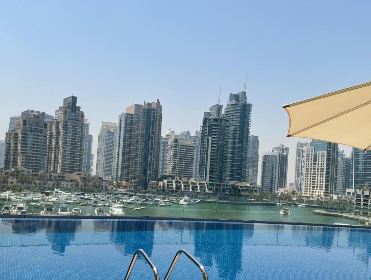 Large 2 Bedroom, Pool And Gym Access, Cayan Tower *
