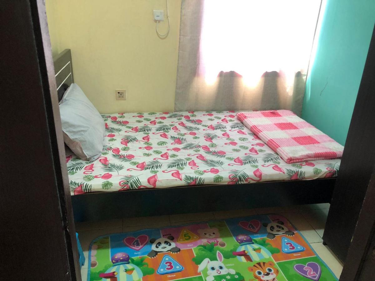 Moon Backpackers , Al Rigga , Partition For Couples And For Singles Apartemen