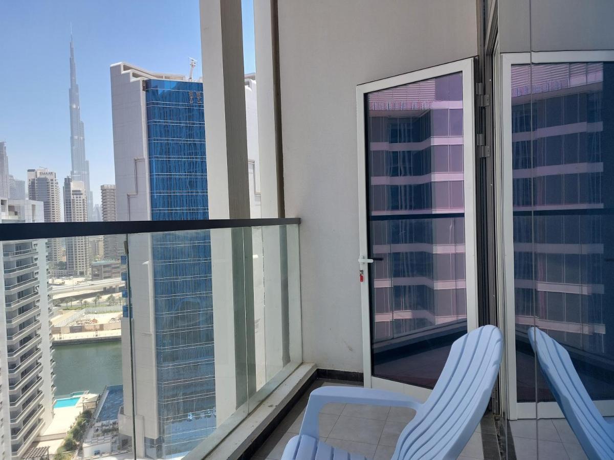 Bayz Burj Khalifa View Apartemen *