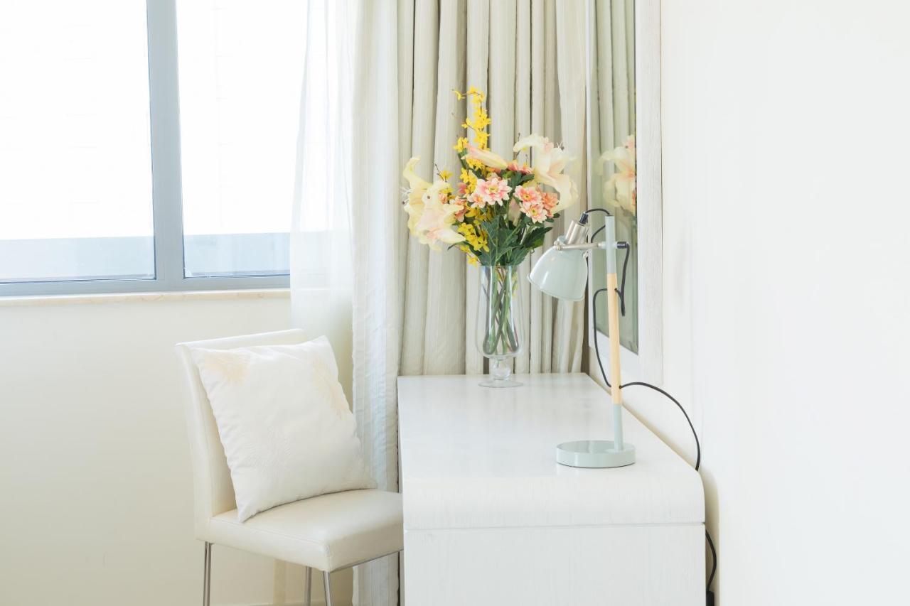 Apartment Maison Privee - Luxury Urban Retreat With Burj Khalifa Views Dubai