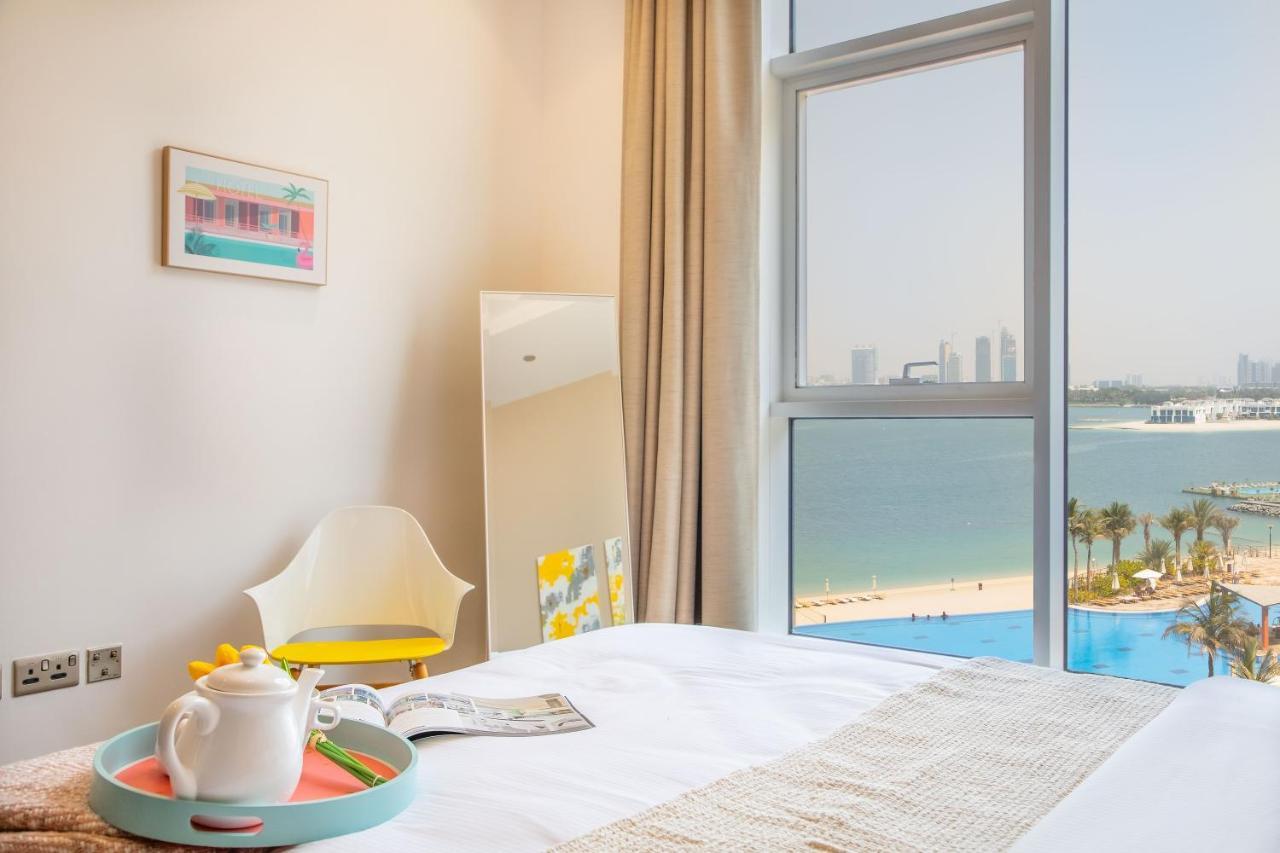 Apartamento Maison Privee - Palm Jumeirah Luxury Apt W Access To Exclusive Beach, Pool, And Gym *