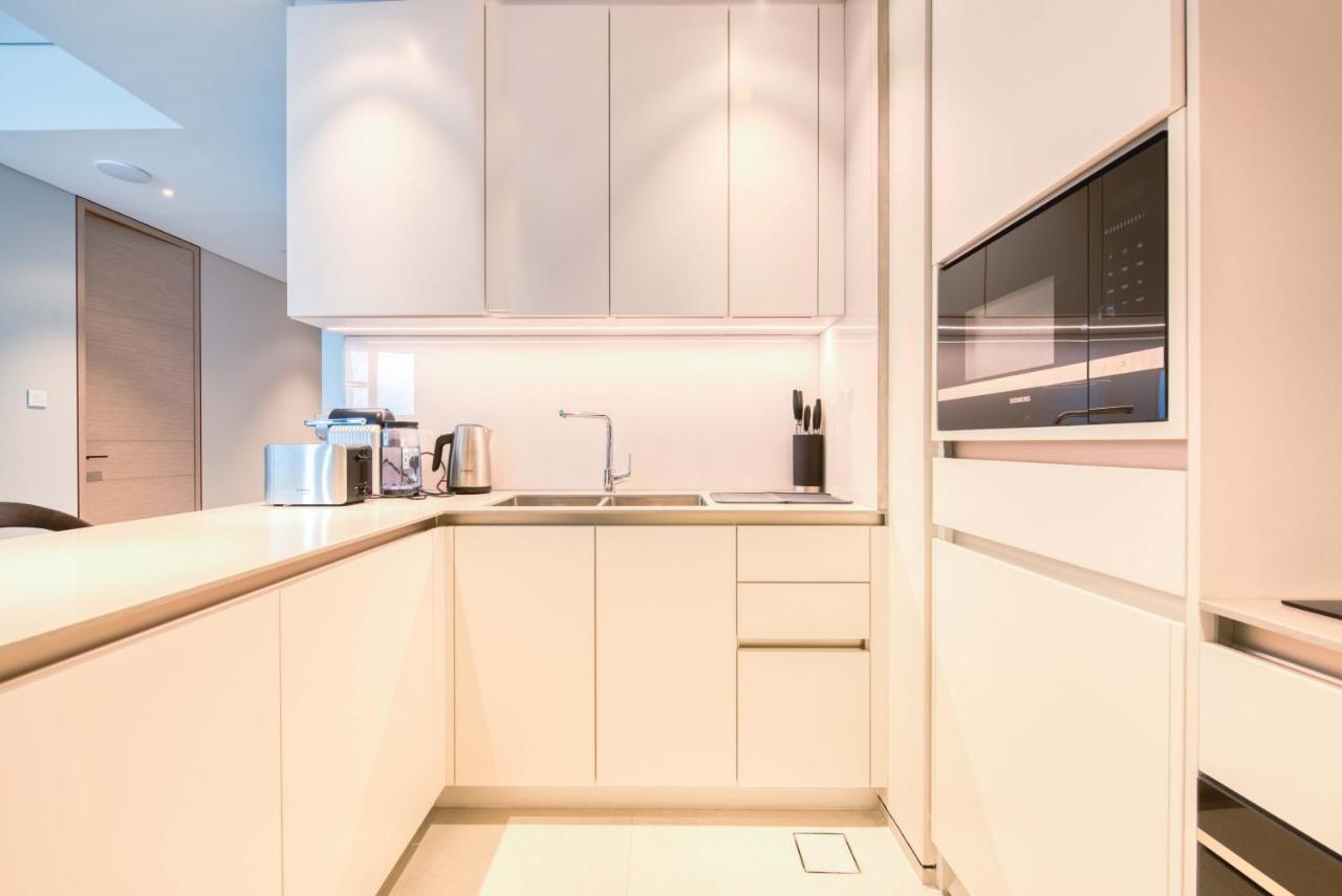 Apartemen Maison Privee - Exclusive 4br And Maid Beachfront W Front-row Sea Views At Address Jbr *