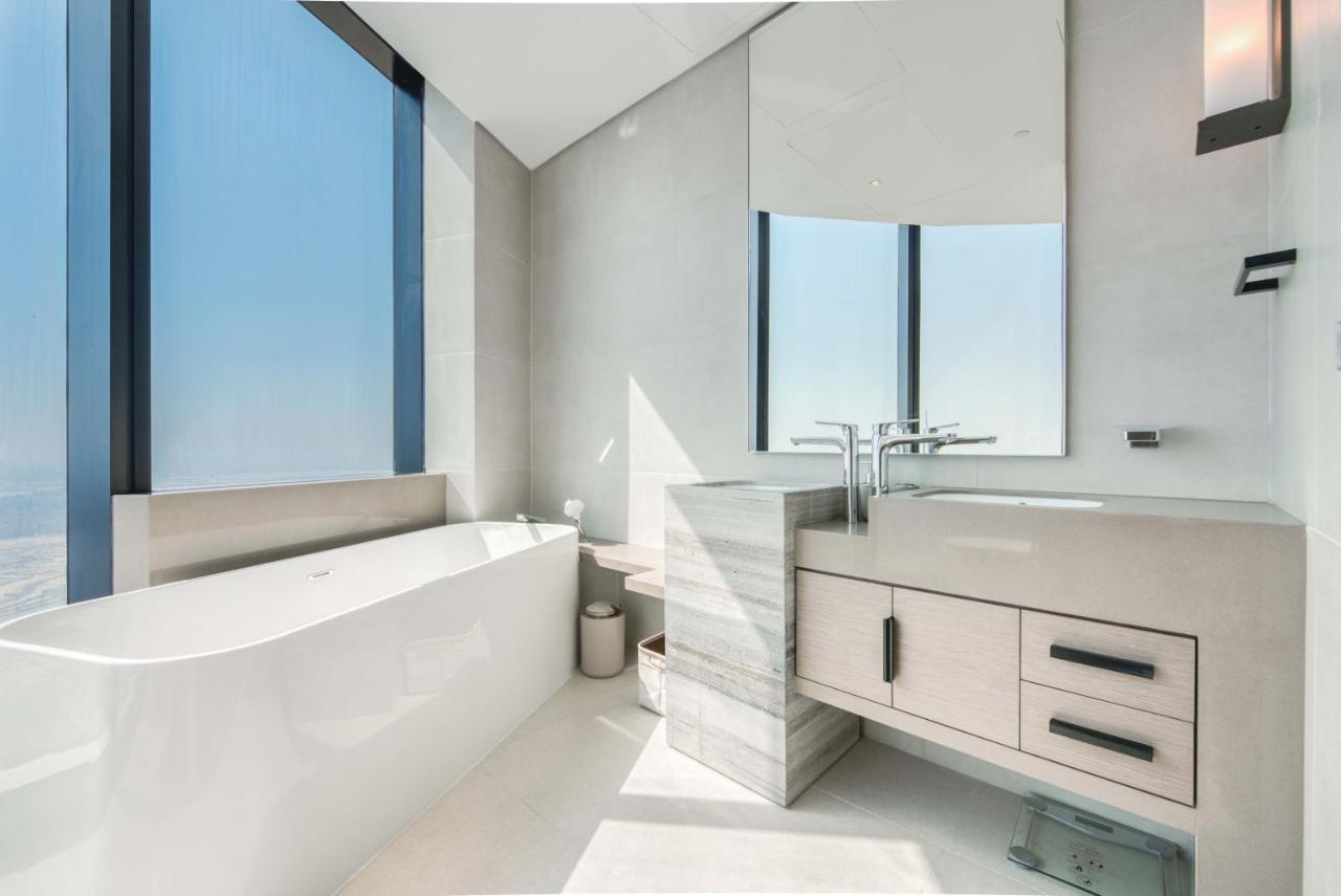 Apartemen Maison Privee - Exclusive 4br And Maid Beachfront W Front-row Sea Views At Address Jbr