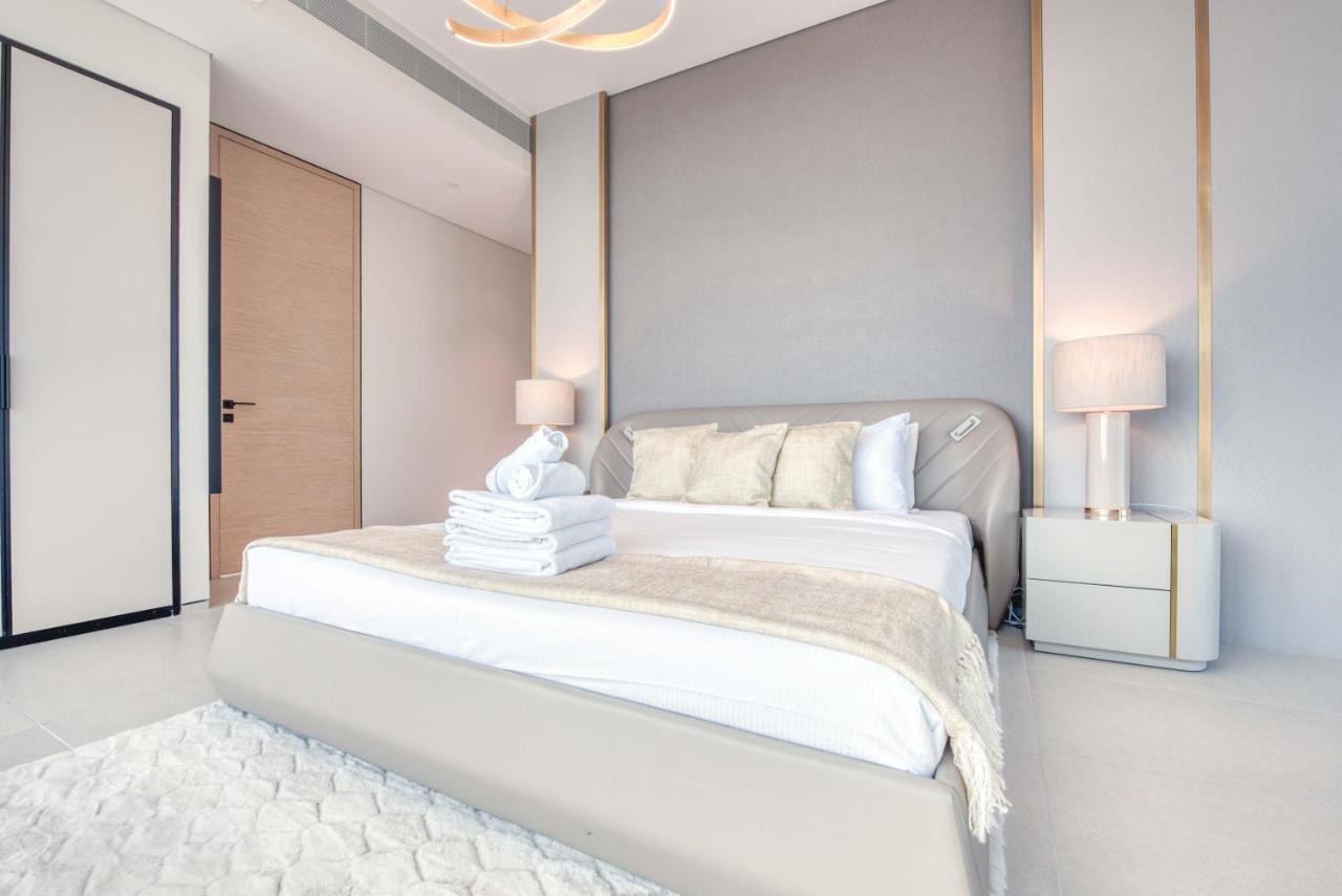 Apartemen Maison Privee - Exclusive 4br And Maid Beachfront W Front-row Sea Views At Address Jbr Dubai