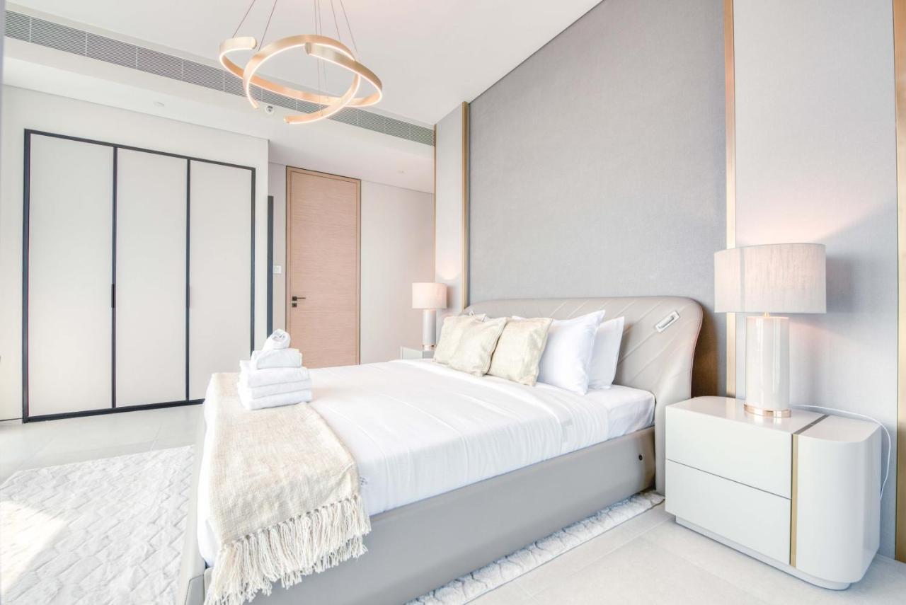 Apartemen Maison Privee - Exclusive 4br And Maid Beachfront W Front-row Sea Views At Address Jbr *