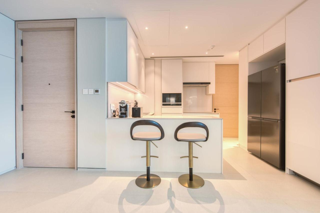 Maison Privee - Exclusive 4br And Maid Beachfront W Front-row Sea Views At Address Jbr Apartemen