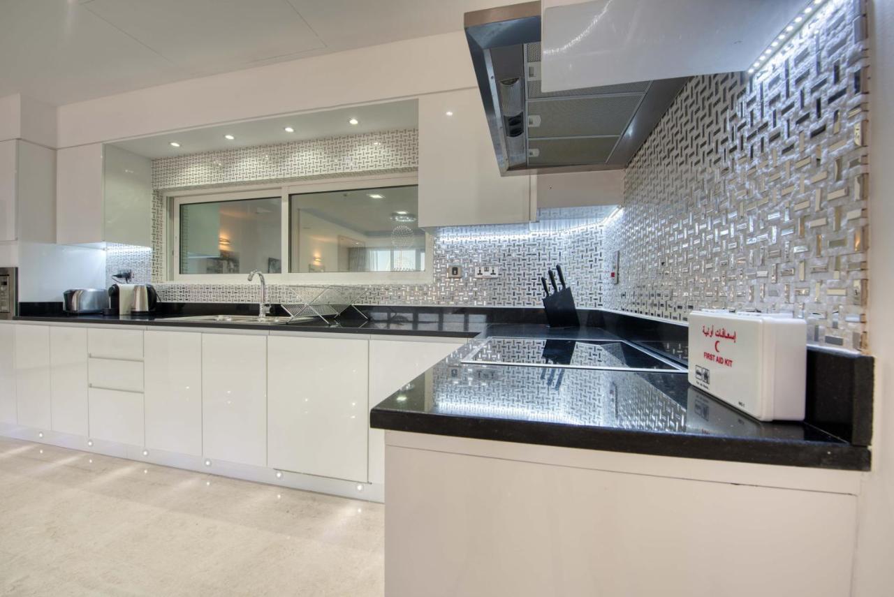 Maison Privee - Spacious Apt On Palm Jumeirah W Sea Views And Premium Facilities Access Dubái