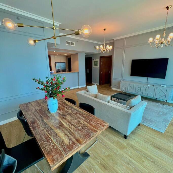 First Class 2br With Full Boulevard View Appartamento Dubai