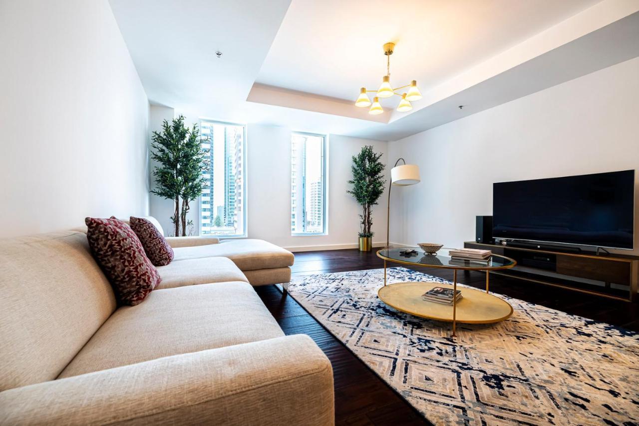 Central Place 2br Limestone House, Link To Ritz & Gate Ave * Dubai