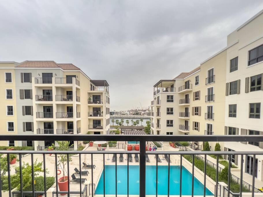 Lovely 2-bedroom Vacation Near Ferienhaus Dubai