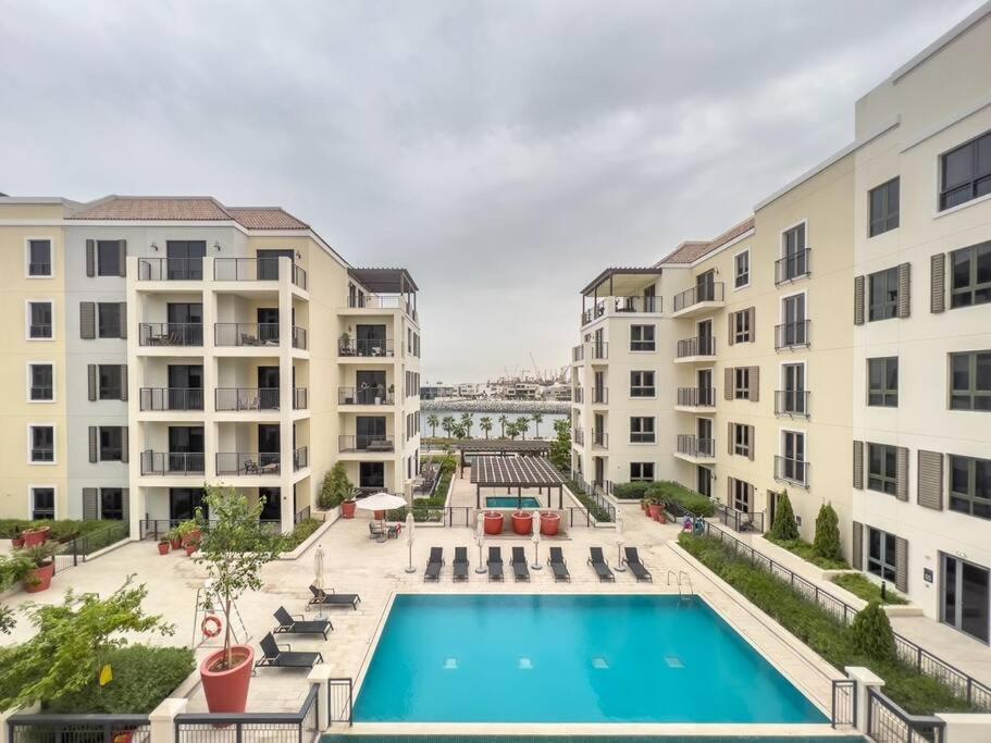 Lovely 2-bedroom Vacation Near Ferienhaus *