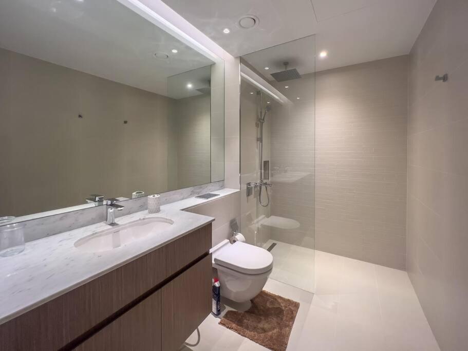 Lovely 2-bedroom Vacation Near Ferienhaus Dubai