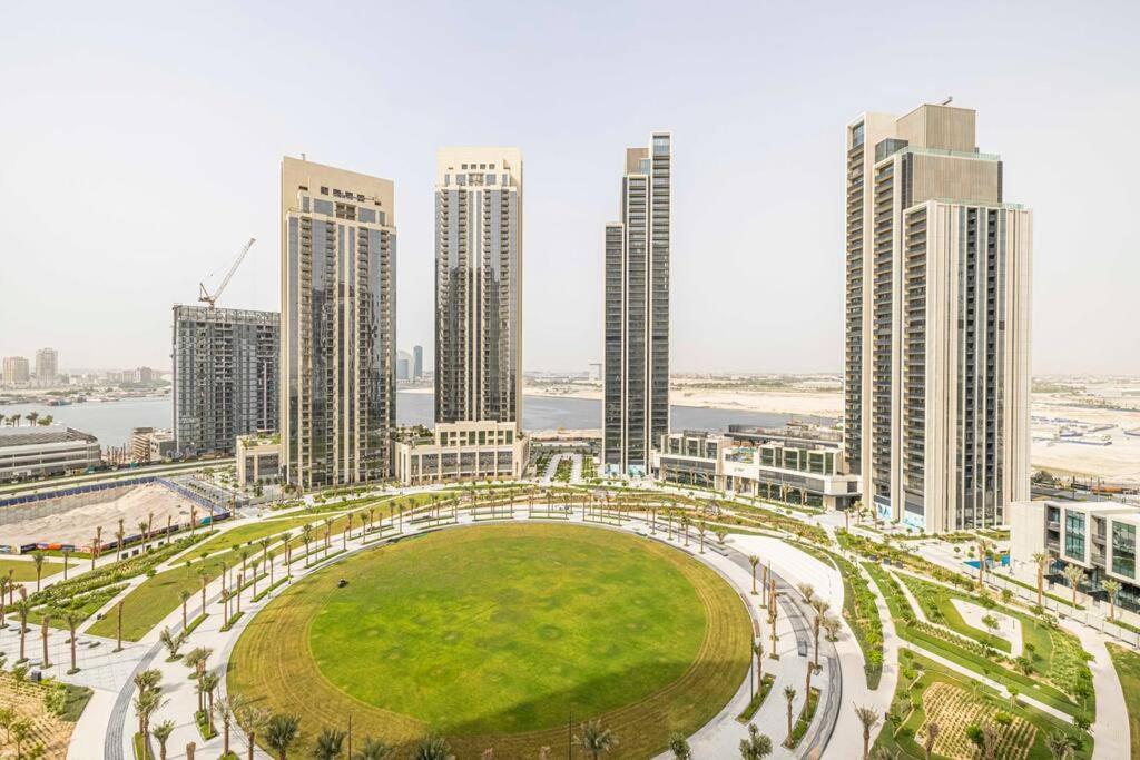 Lägenhet Daniels 1br At Creek Horizon With Park View Dubai