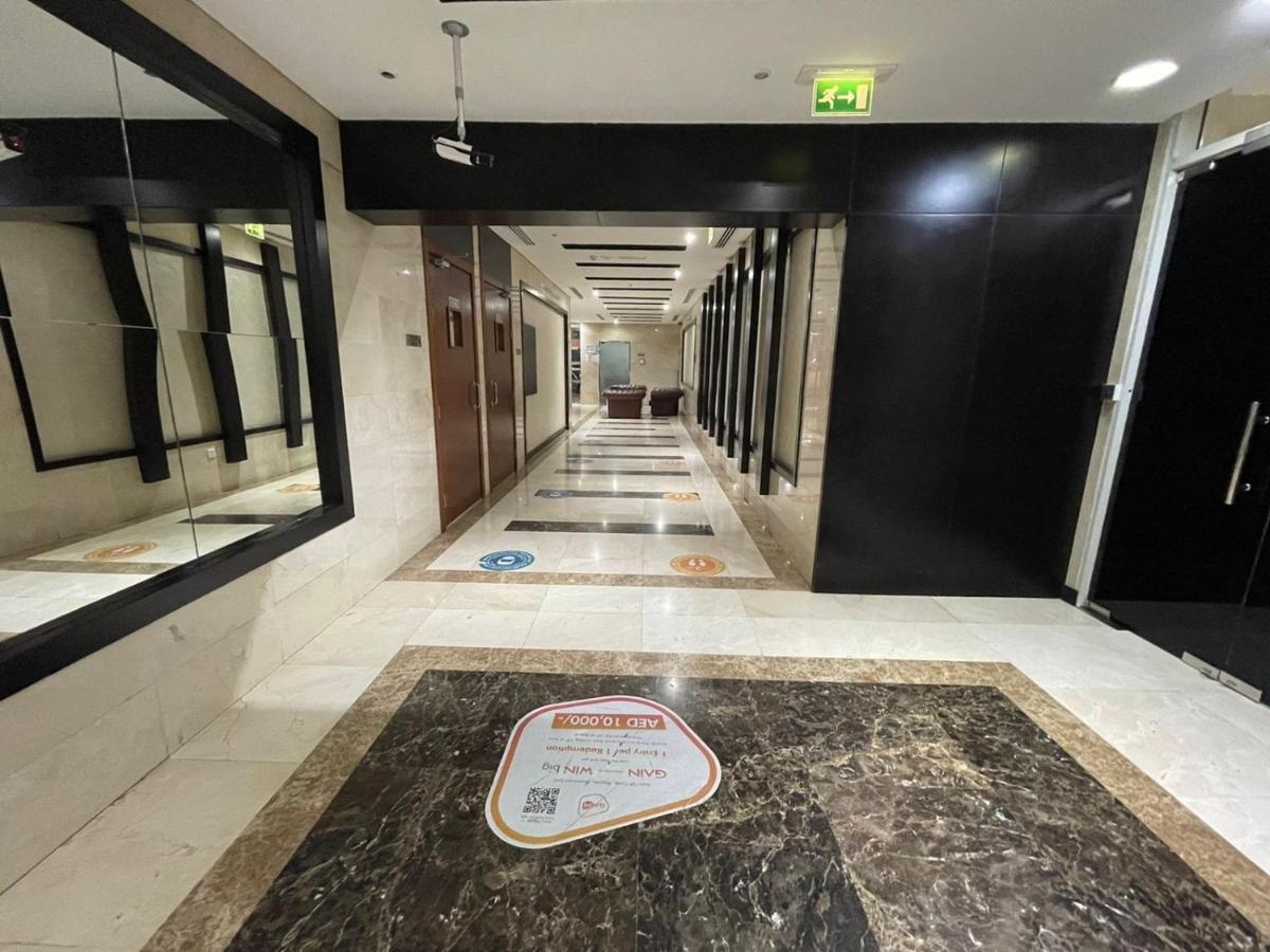 Near Metrocozy & Comfy 1br In Jlt *