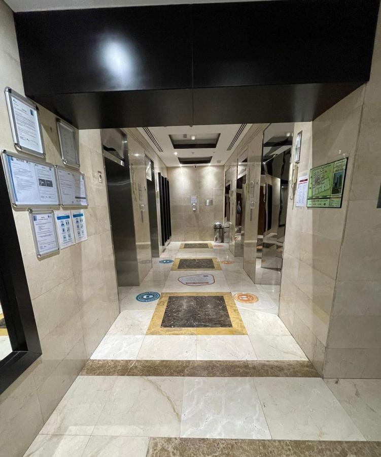 Lejlighed Near Metrocozy & Comfy 1br In Jlt Dubai