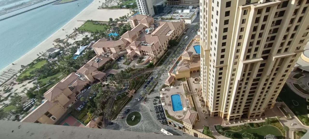 Luxury Jumeirah Sea View Apartment Dubai