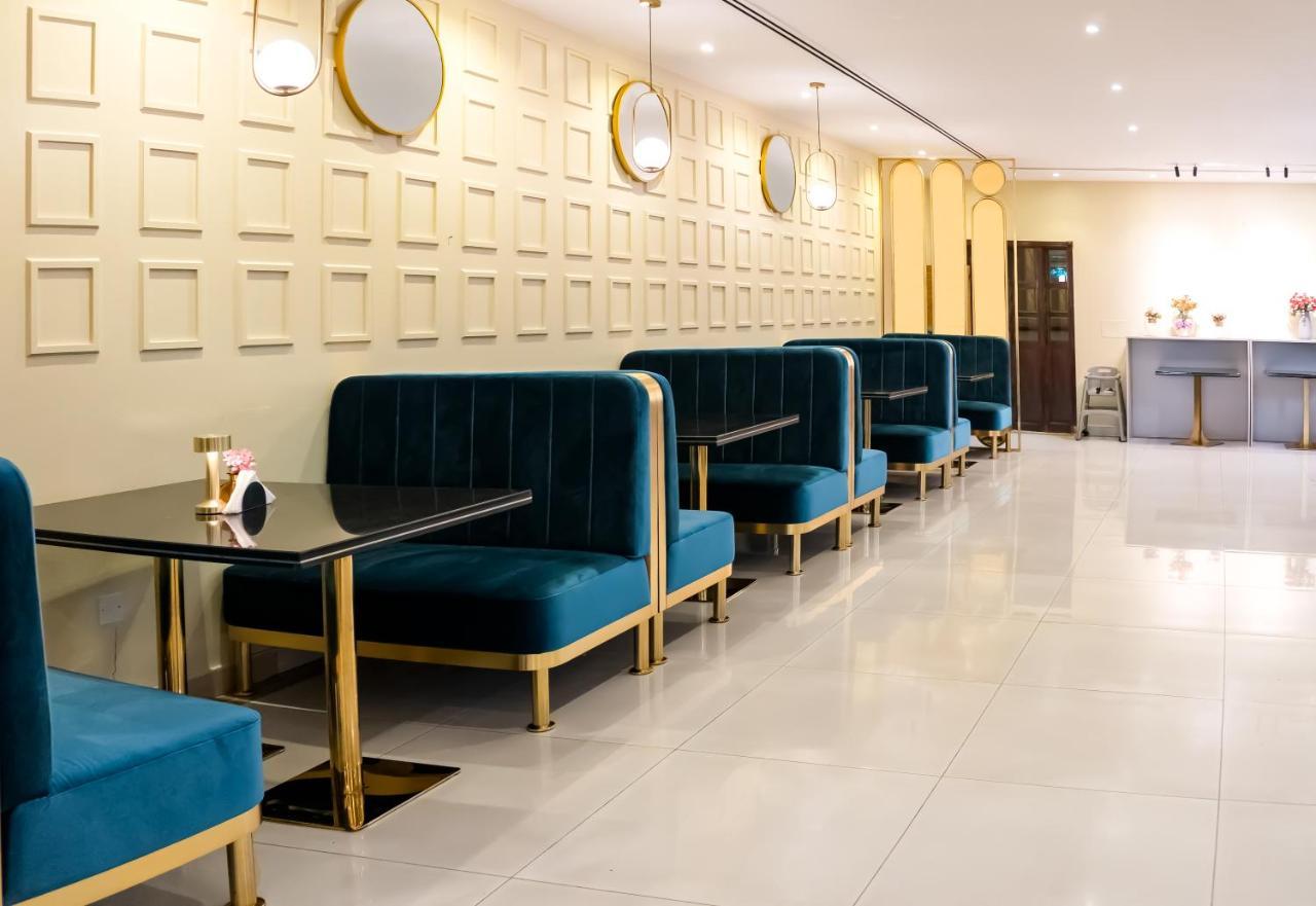 Howard Johnson Plaza By Wyndham Deira Hotel Dubái
