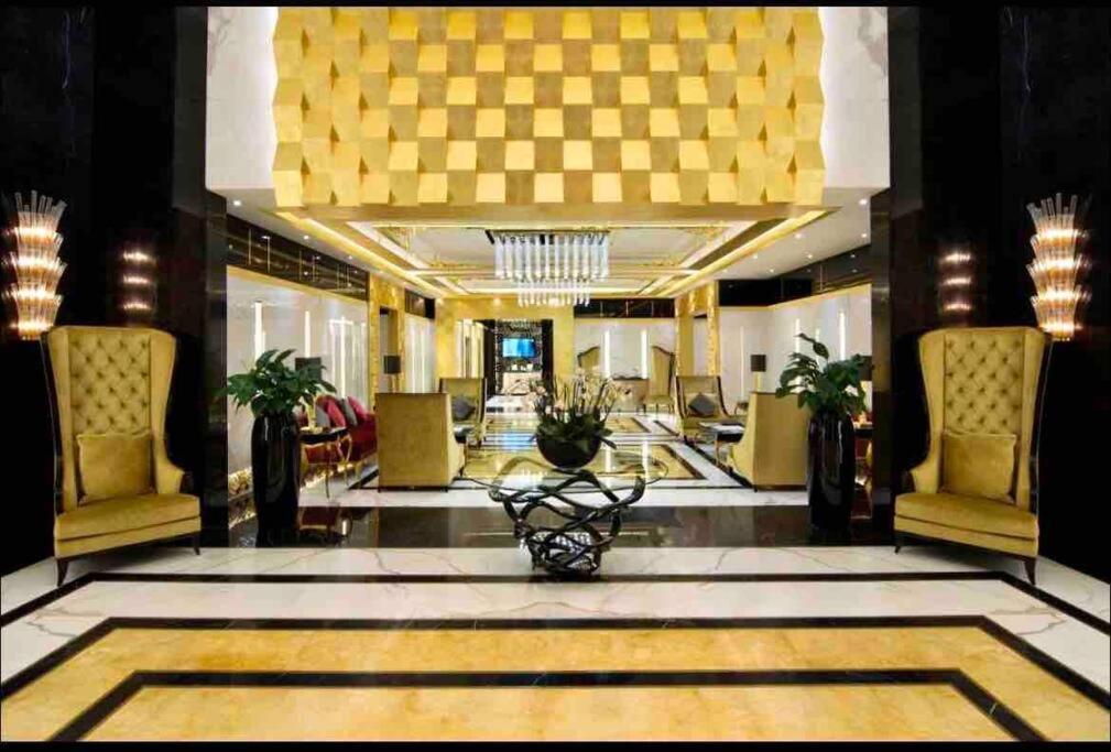 Luxury Living & Fully-furnished 3 Bedroom Next To Mall * Dubái