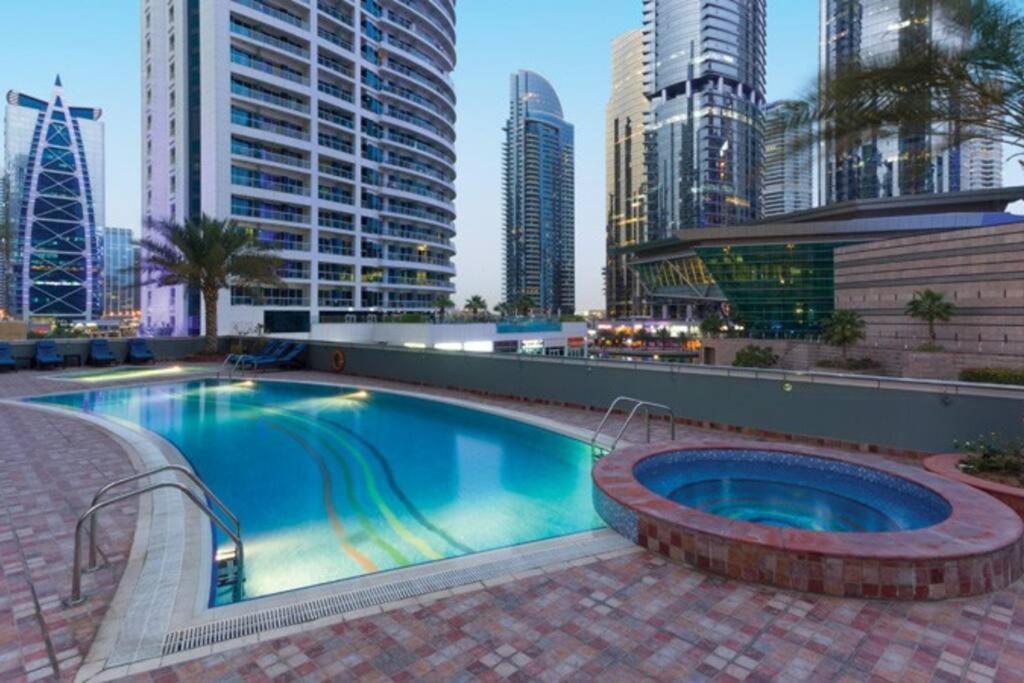La Buena Vida Homes - Luxe 1bd, Boutique Full Lakeview 1m To Metro, & Almas Tower