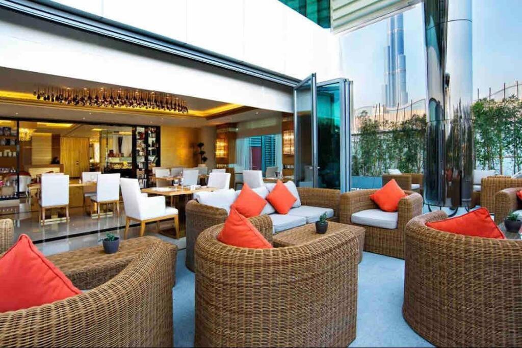 Apartamento Luxury Living & Fully-furnished 3 Bedroom Next To Mall *