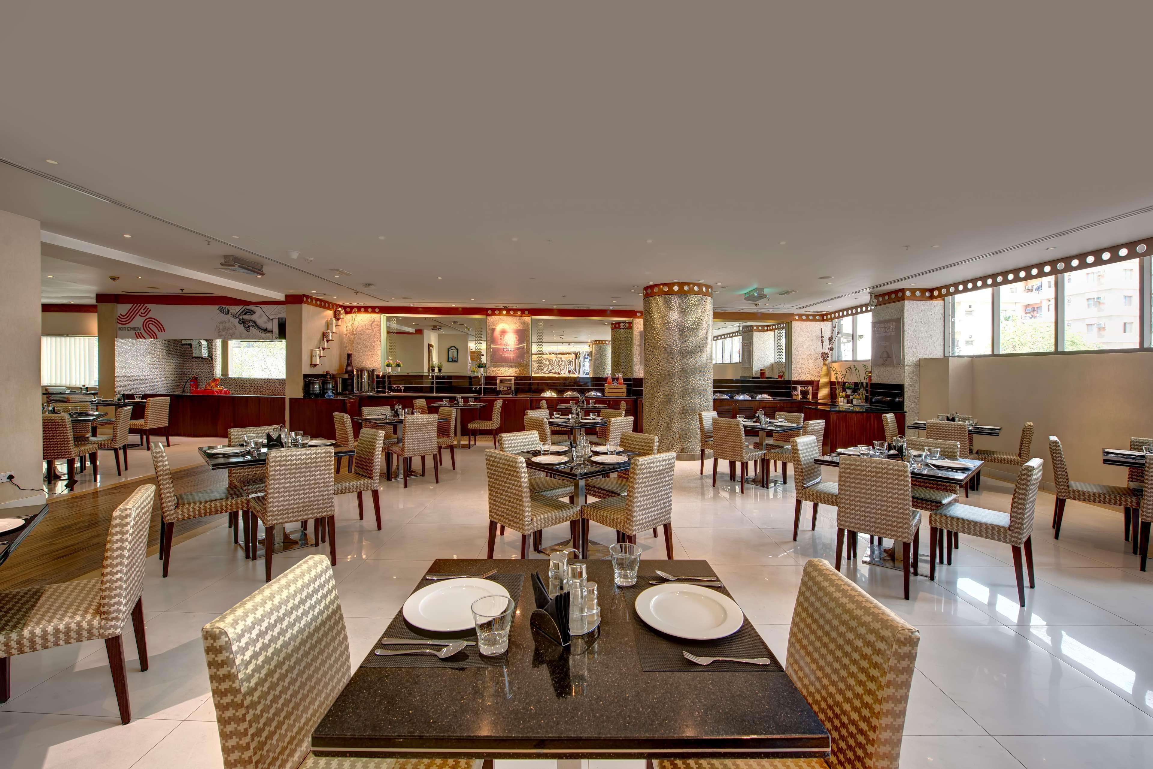 Howard Johnson Plaza By Wyndham Deira Dubái