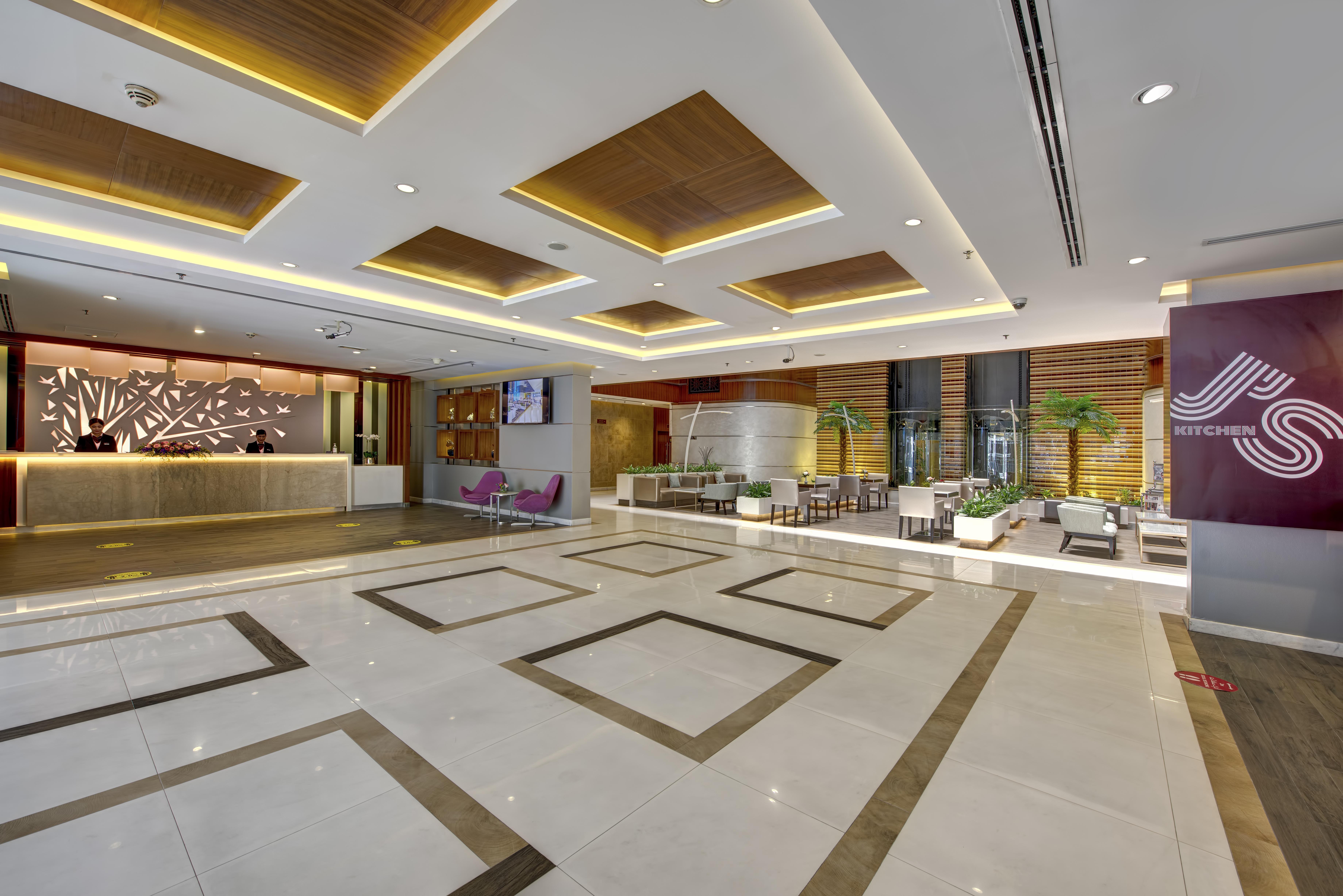 Howard Johnson Plaza By Wyndham Deira Hotel Dubái